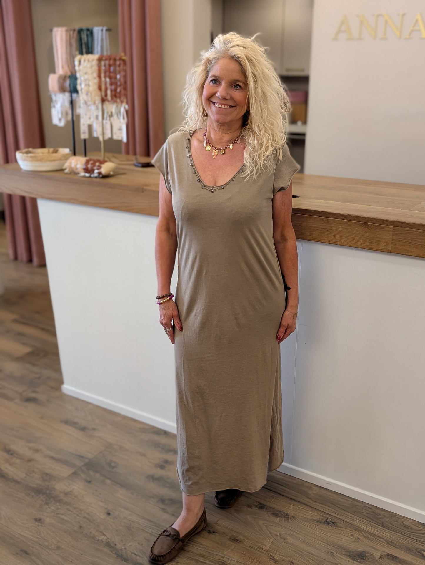 Livia jurk met studs - Taupe