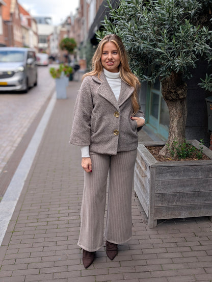 Patty streep wide leg pantalon met riem - Taupe krijtstreep wit